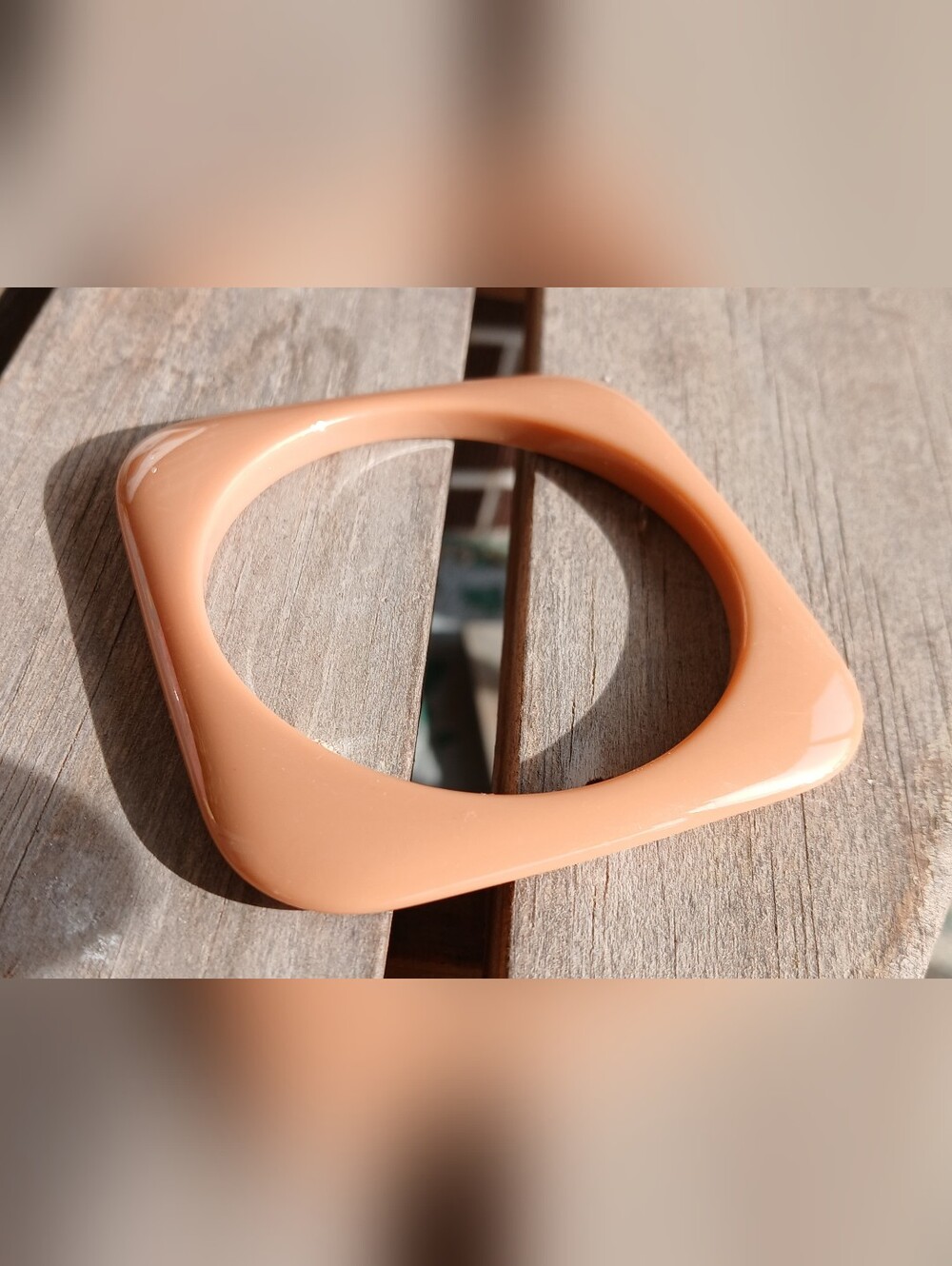Vintage Retro Peach Beige Resin Square Hoop Bangle - Women's Fashion Bracelet